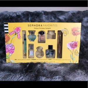Sephora Favorites deluxe sampler.